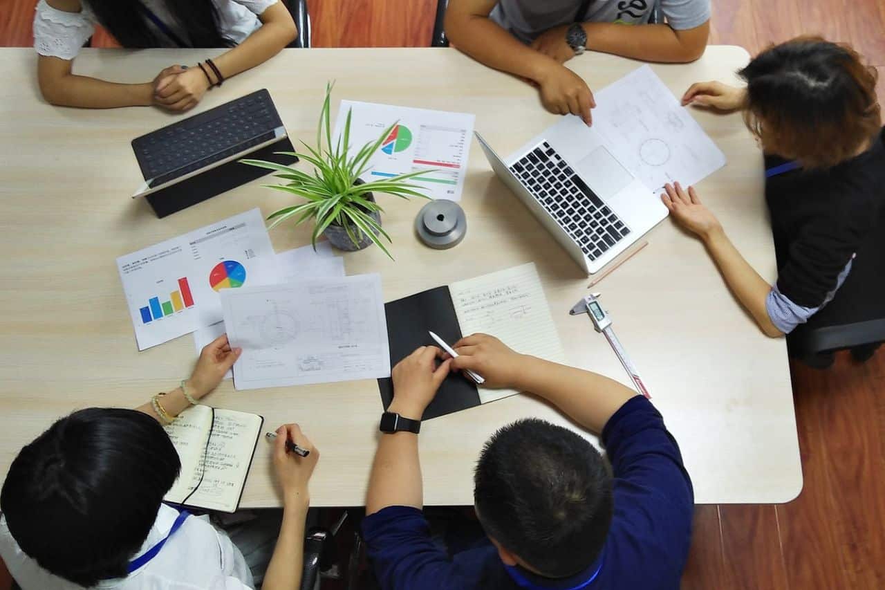 Benefícios da diversidade de fornecedores: a importância das empresas de grupos minoritários