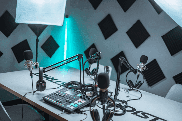 Quais são os melhores podcasts de procurement? Por que você deve ouvi-los?